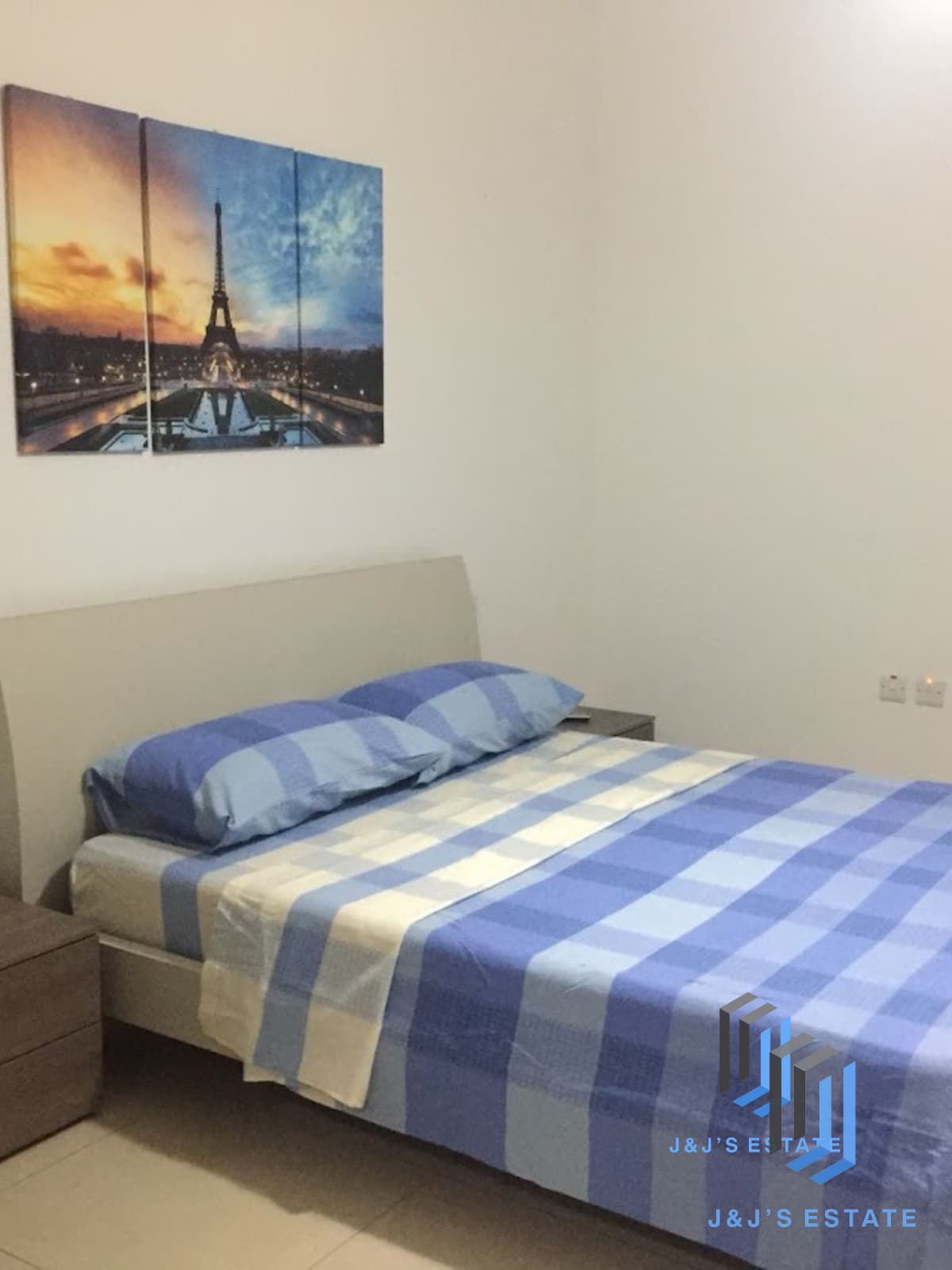 Modern three-bedroom apartment with balconies in Attard · 5