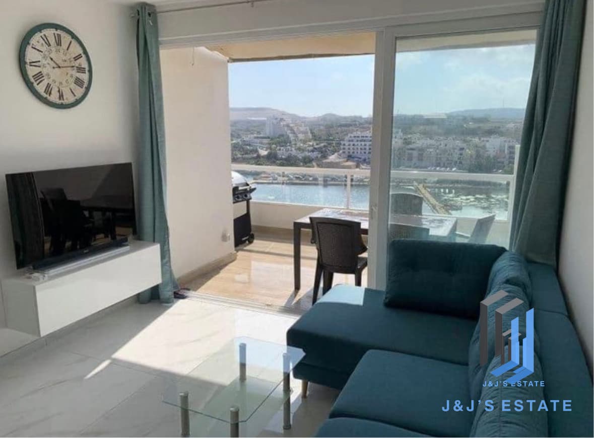 Spacious Penthouse with Sea Front Views in Qawra · 1