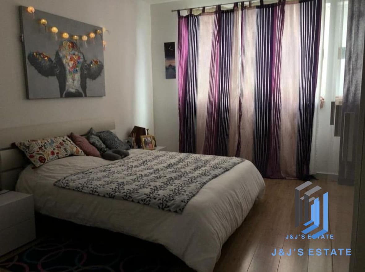 Three-bedroom apartment with balcony in Ta' Xbiex · 2