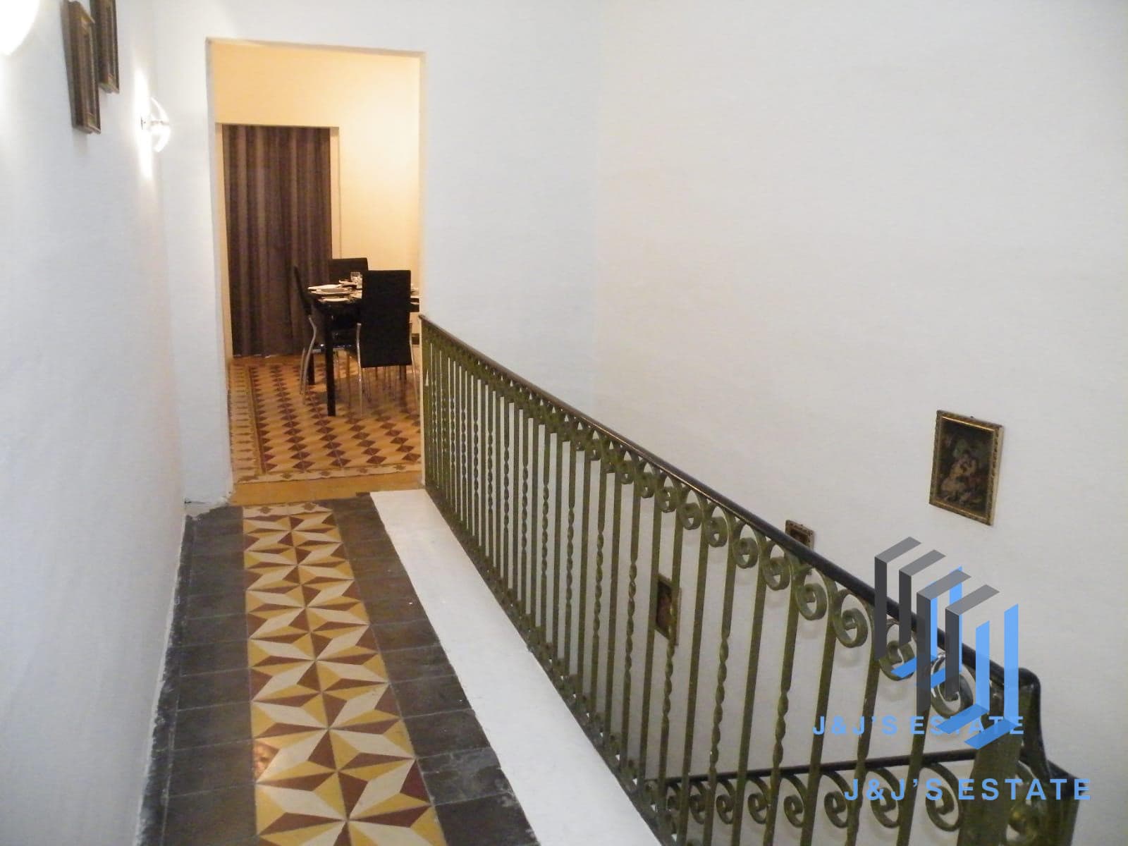 3-Bedroom Maisonette with Own Roof Access in Birkirkara · 5