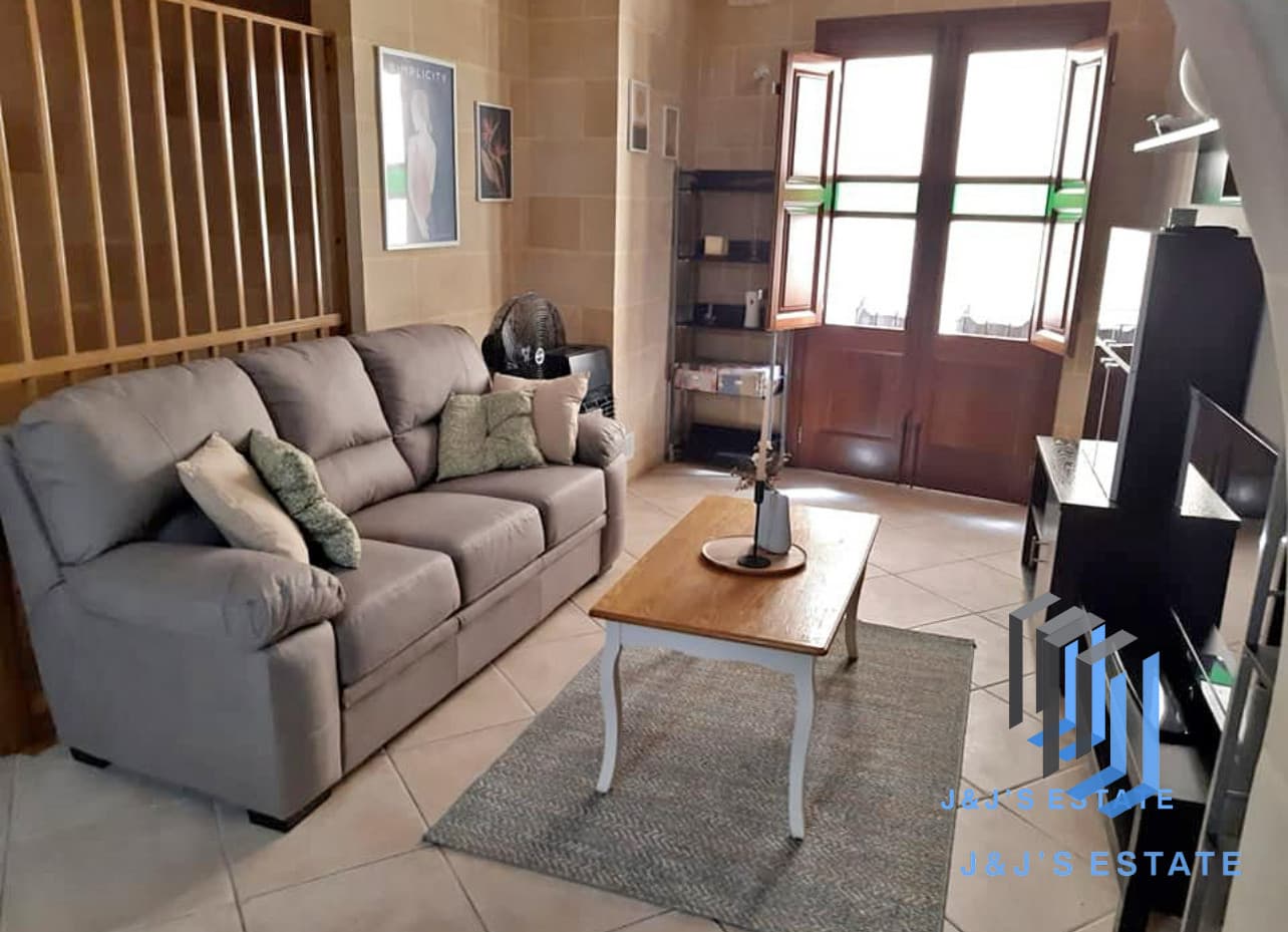 Newly Refurbished 3-Bedroom Maisonette in Haz-Zebbug · 1