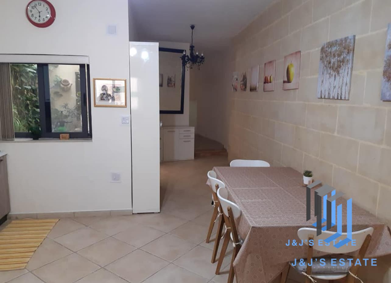 Newly Refurbished 3-Bedroom Maisonette in Haz-Zebbug · 2