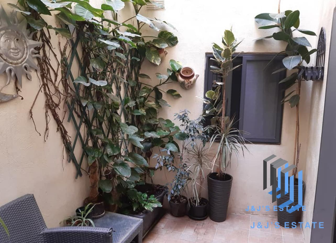 Newly Refurbished 3-Bedroom Maisonette in Haz-Zebbug · 5