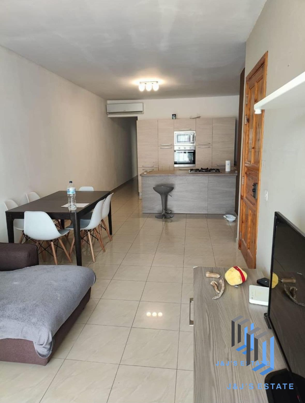 Charming 3-Bedroom Apartment in Balzan · 4