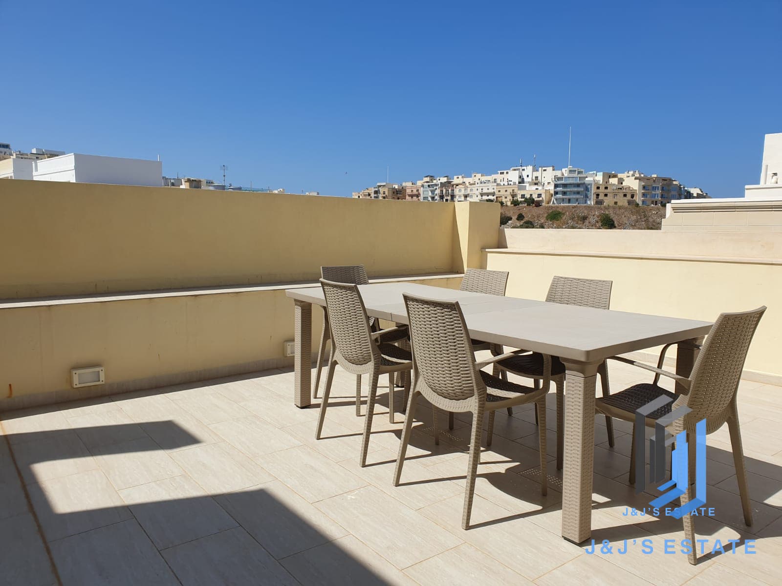 Beautifully Converted Townhouse in the Heart of Mellieha · 2