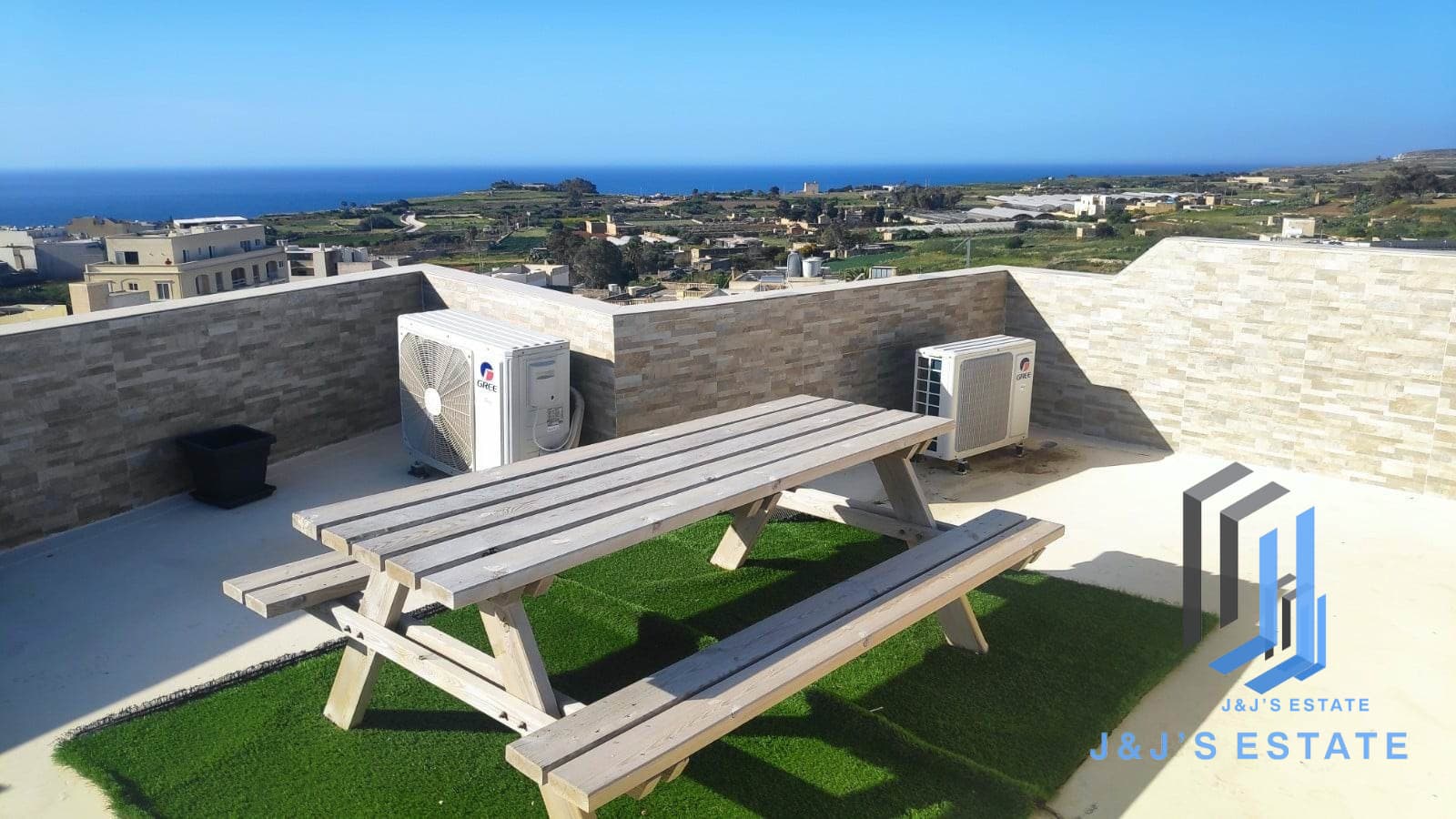 Luxurious Penthouse in Ghajnsielem, Gozo · 1