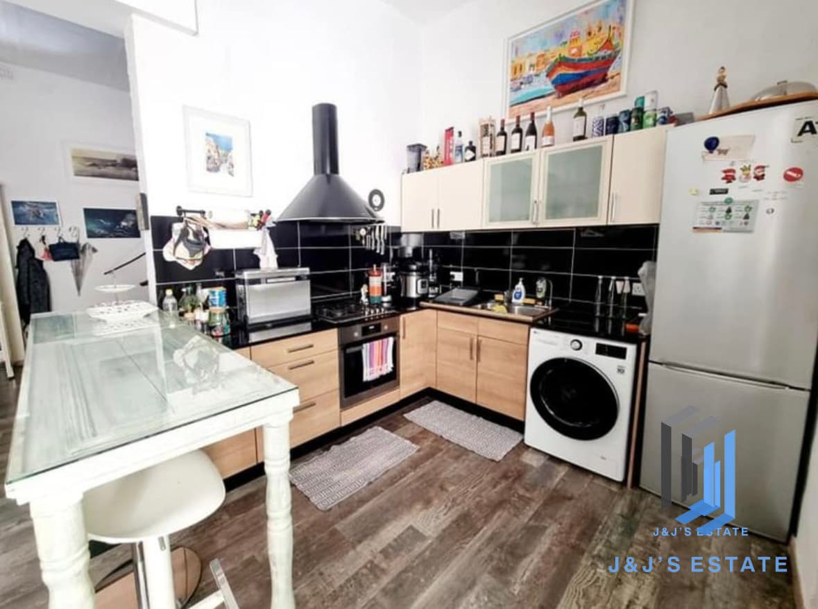 Charming 1-Bedroom Townhouse for Rent in Sliema Exiles