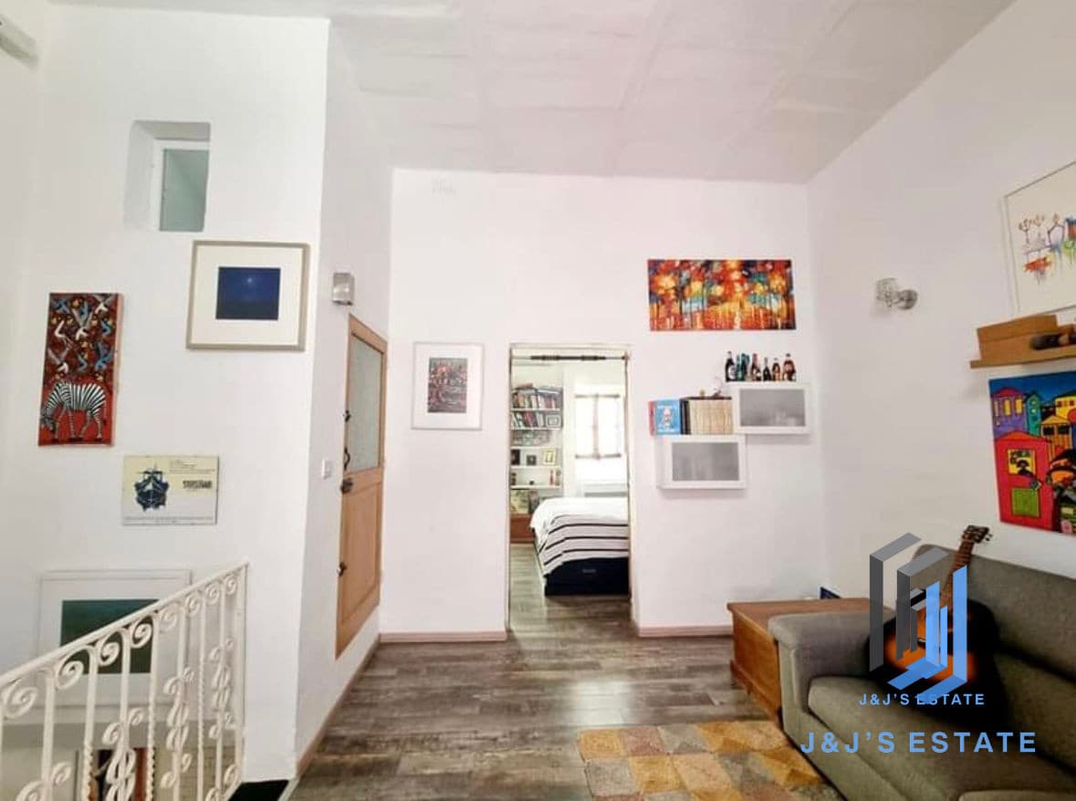Charming 1-Bedroom Townhouse for Rent in Sliema Exiles · 2
