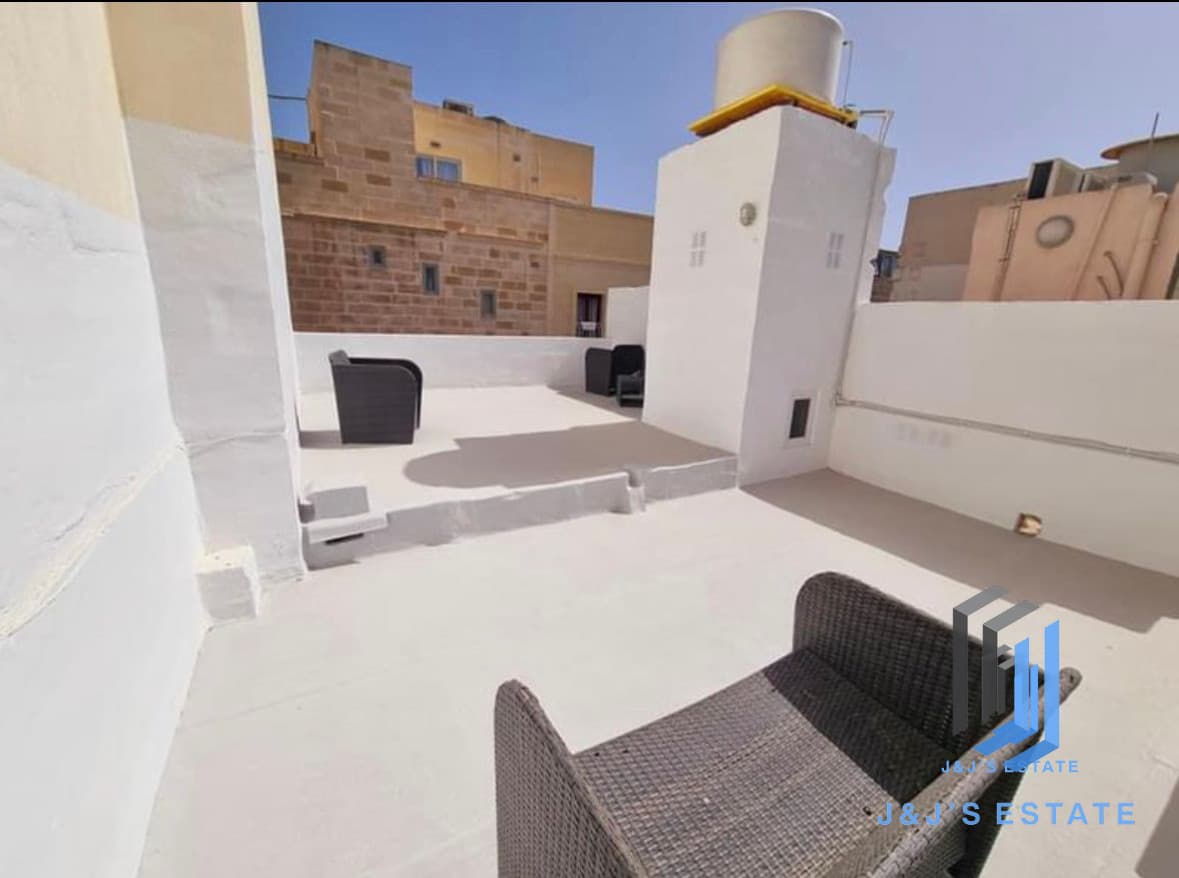 Charming 1-Bedroom Townhouse for Rent in Sliema Exiles · 4