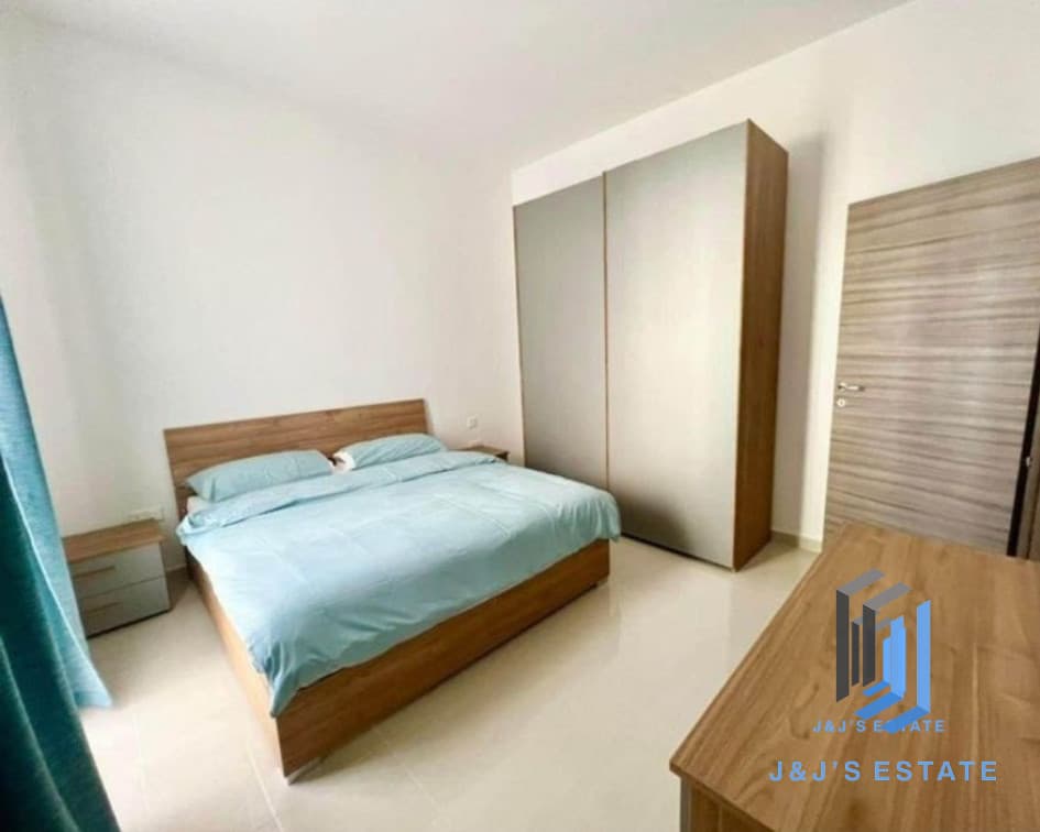 Stylish 3-Bedroom Apartment by the Seaside in Gzira · 3