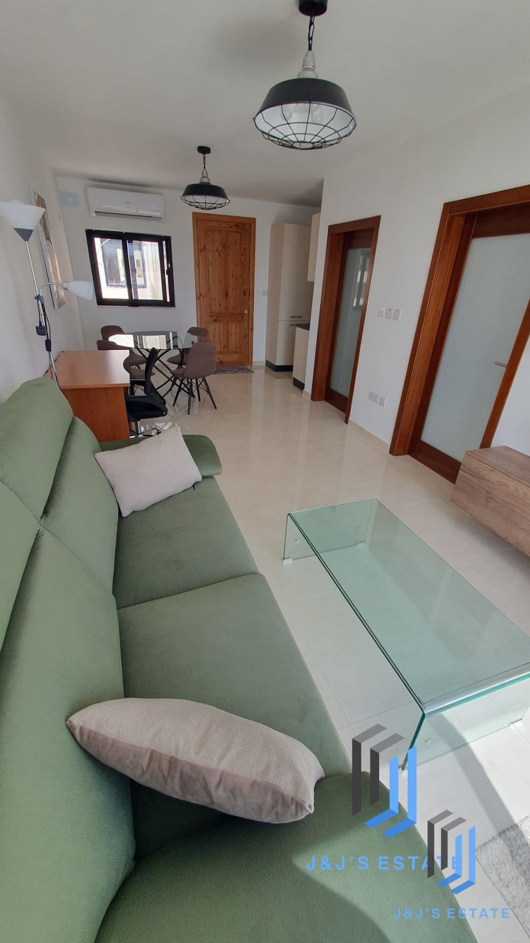 Stylish 1-Bedroom Penthouse in Gzira · 1