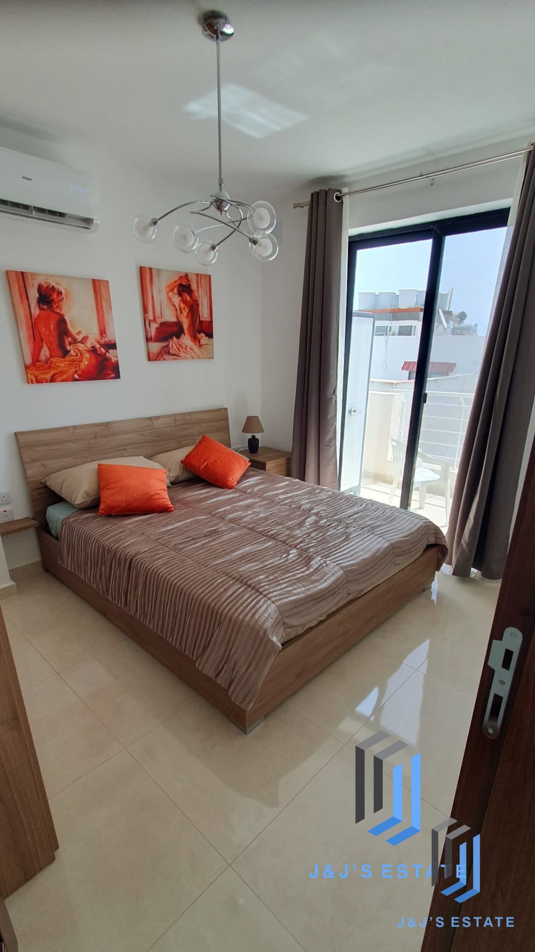 Stylish 1-Bedroom Penthouse in Gzira · 5