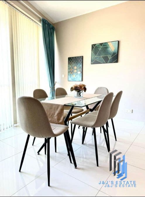 Spacious 3-Bedroom Apartment Near Victoria