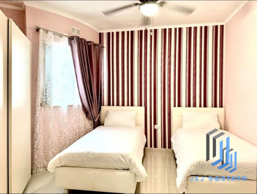 Spacious 3-Bedroom Apartment Near Victoria · 2