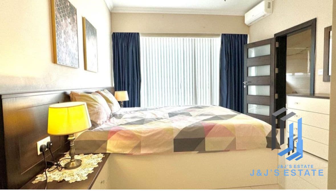 Spacious 3-Bedroom Apartment Near Victoria · 5