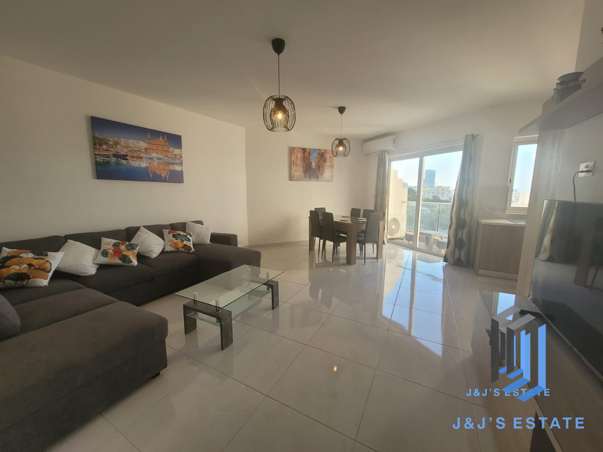 Modern 2-Bedroom Apartment with Balluta Views in Sliema · 5