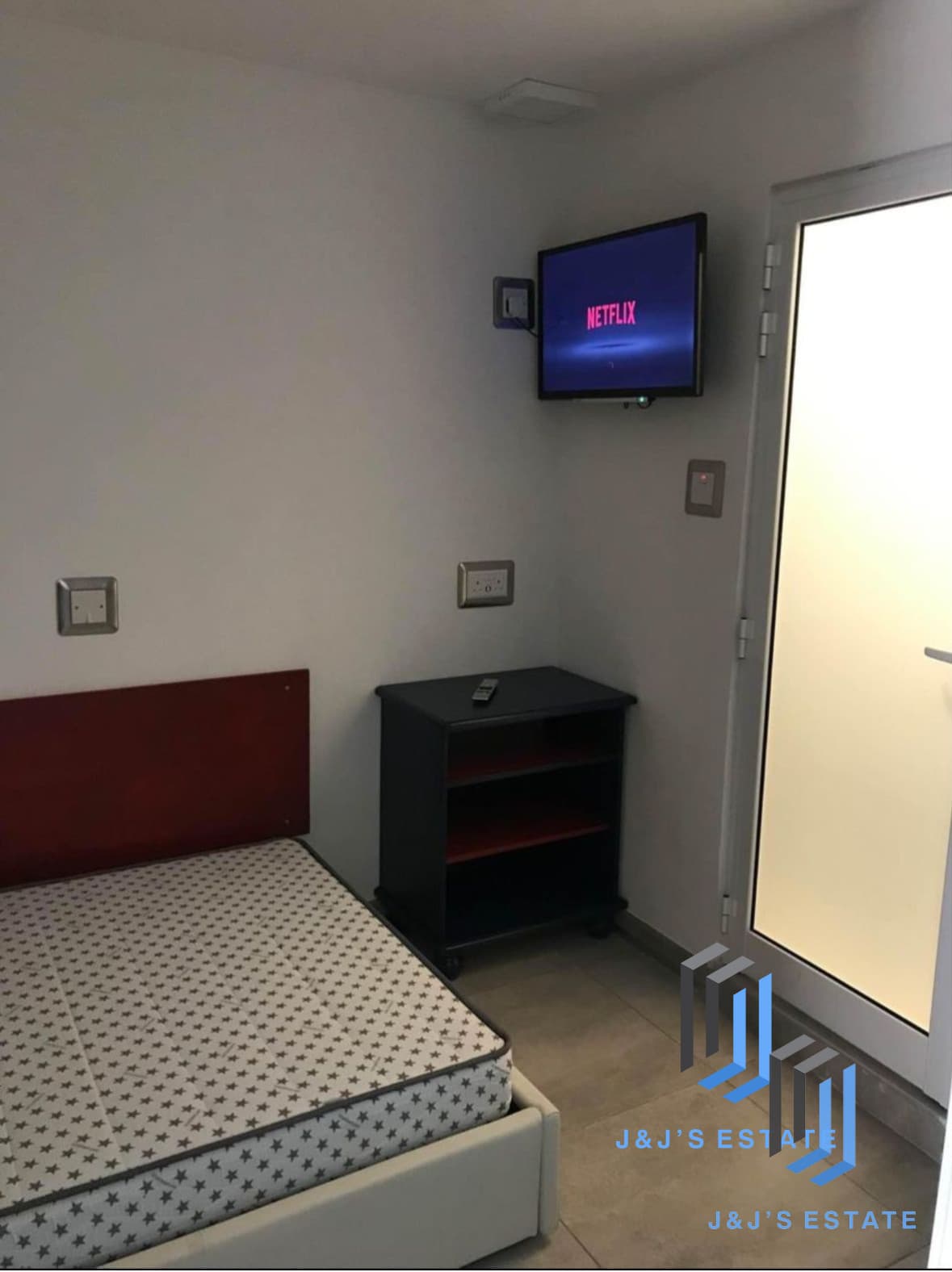 One Bedroom Apartment for Rent in Gzira · 4