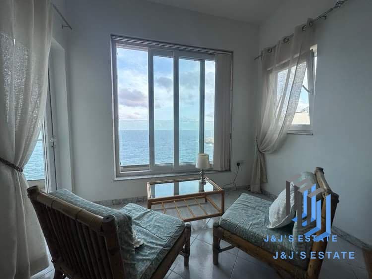 Three-Bedroom Seafront Apartment in Sliema · 3