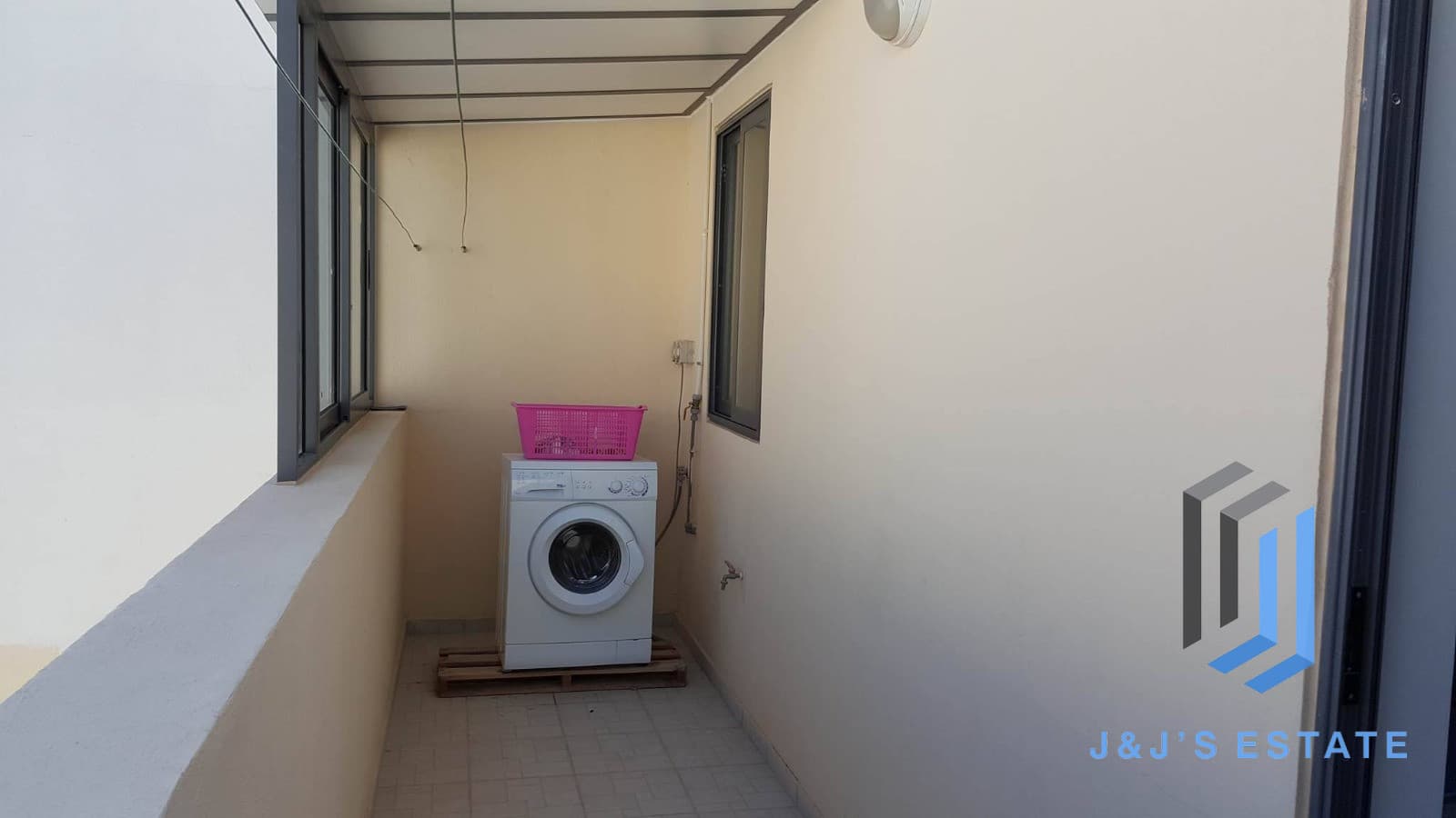 Two-bedroom penthouse with terraces and views in Birkirkara · 12