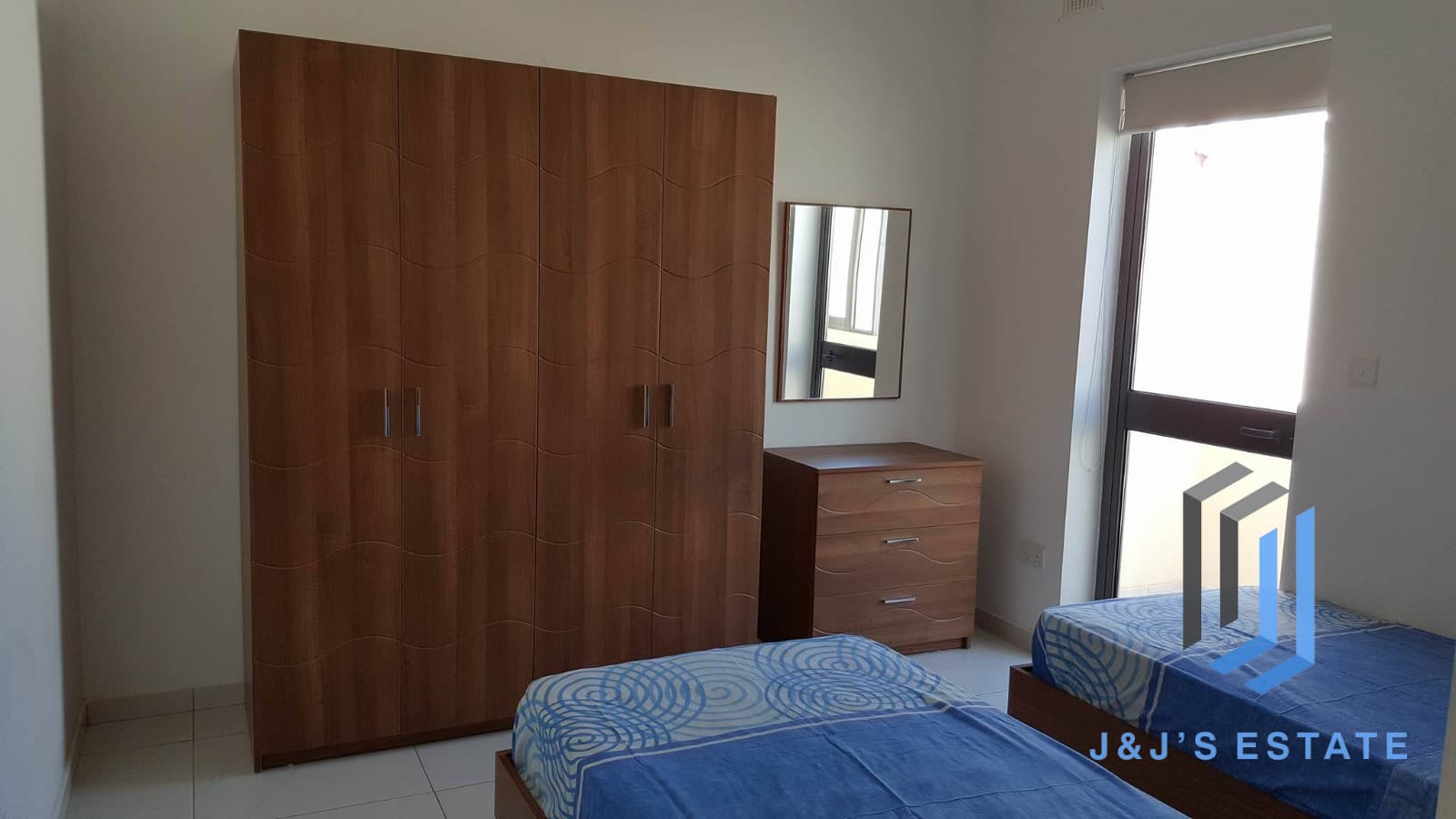 Two-bedroom penthouse with terraces and views in Birkirkara · 11