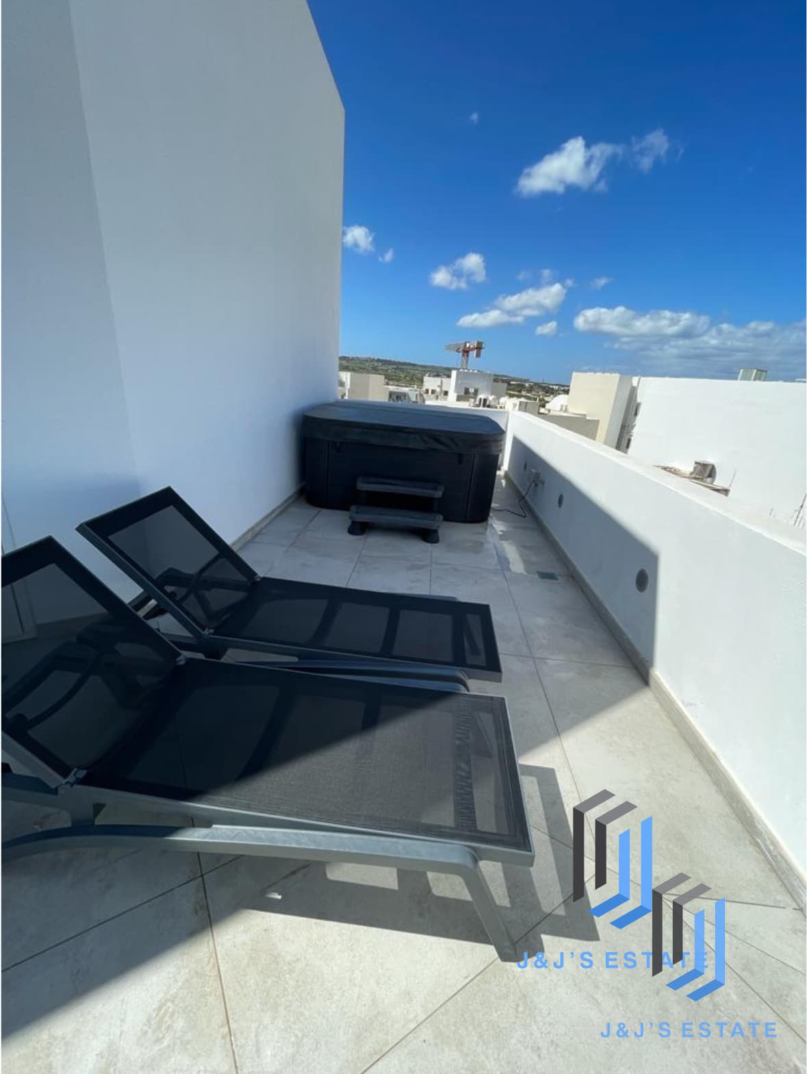 Spacious Penthouse for Rent in Zebbug Malta · 4