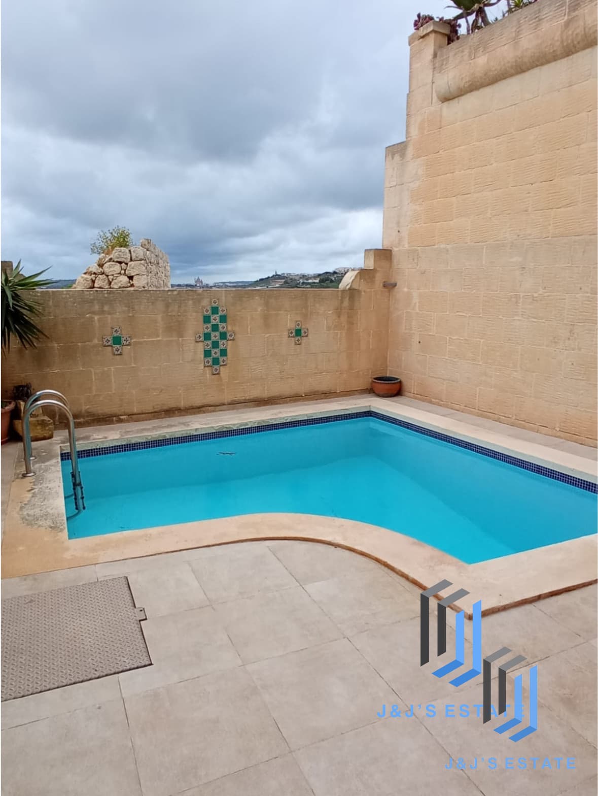 Charming 3-Bedroom House of Character in Qala, Gozo · 5
