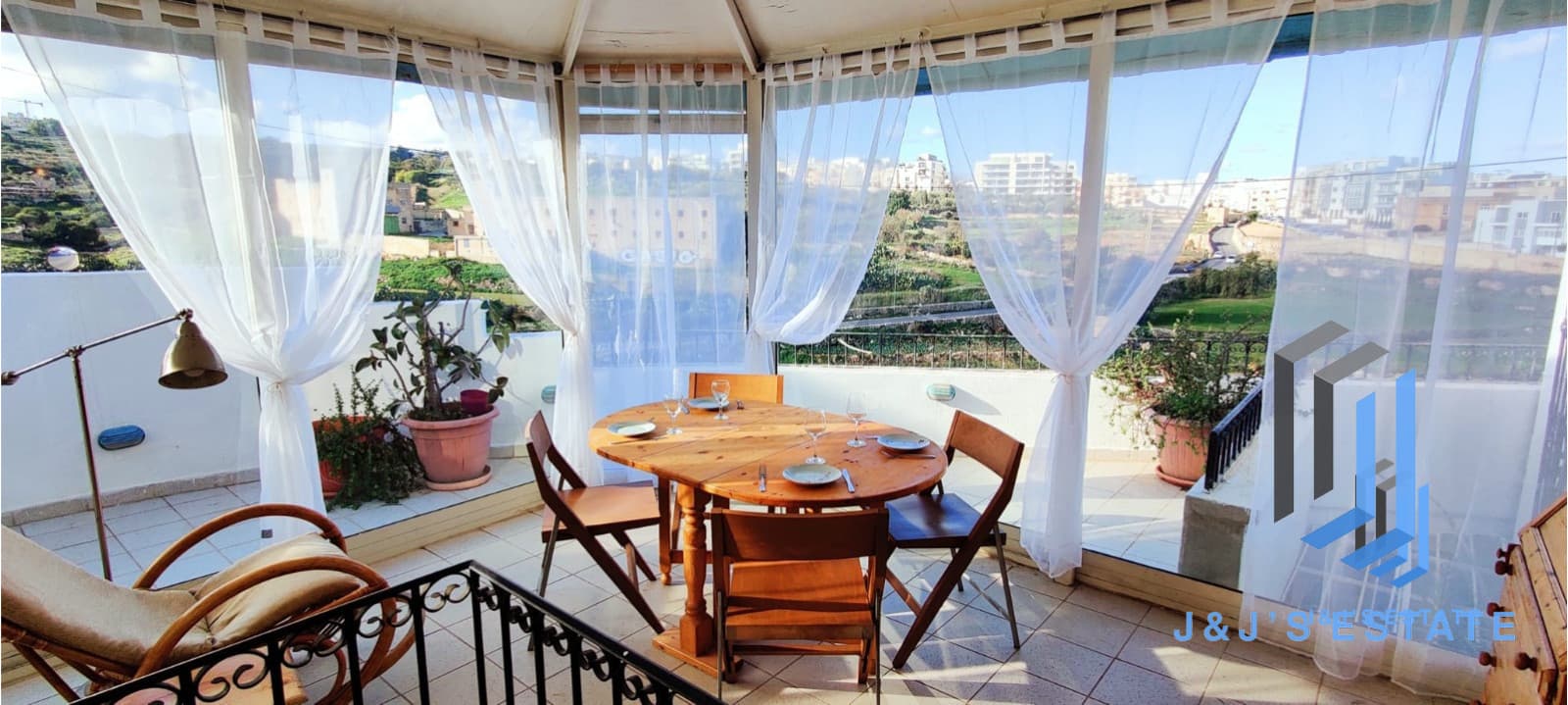 Bright Duplex Maisonette in San Gwann with Valley Views · 1