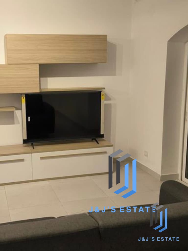 Three-bedroom apartment with balcony in central Attard · 2
