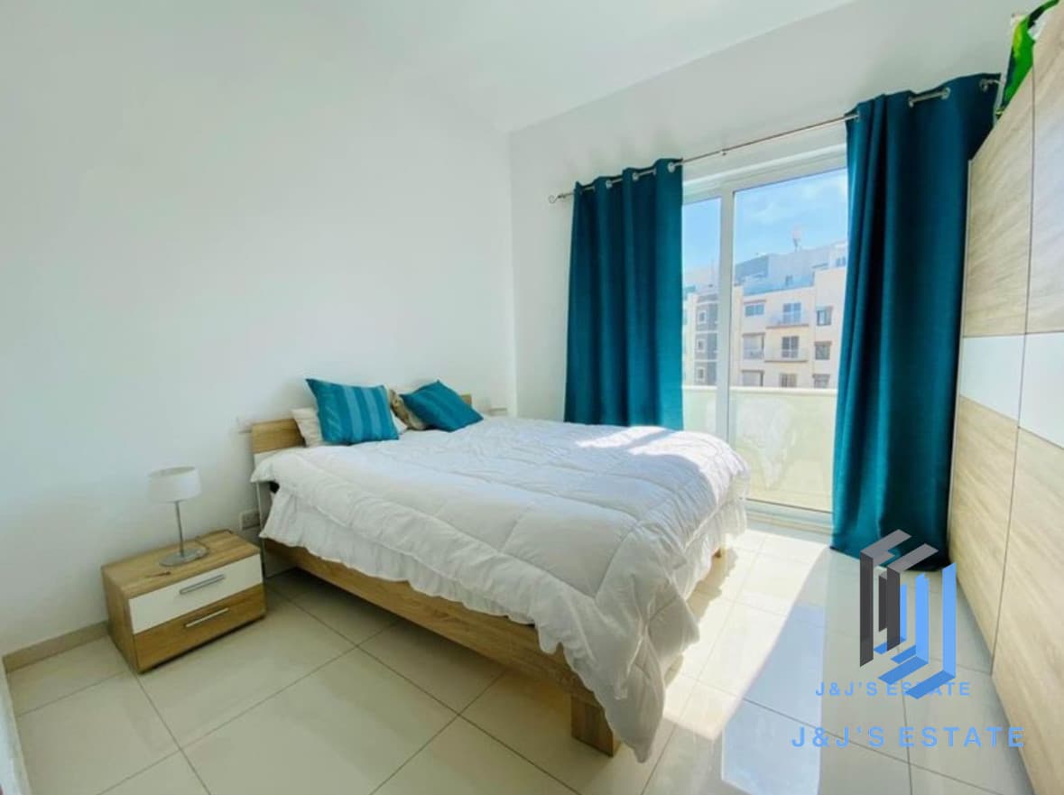 Spacious 3-Bedroom Apartment in Swieqi · 4