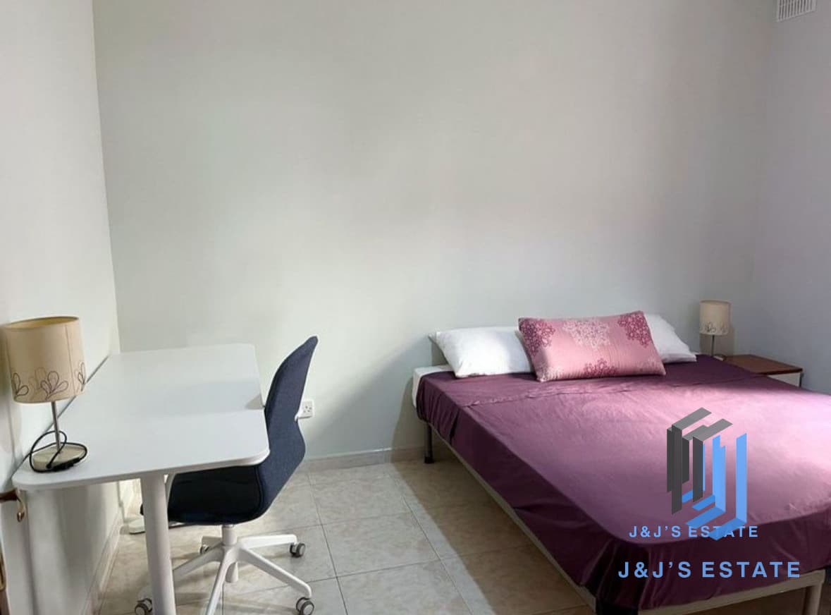 Spacious 3-Bedroom Apartment in Sliema · 5