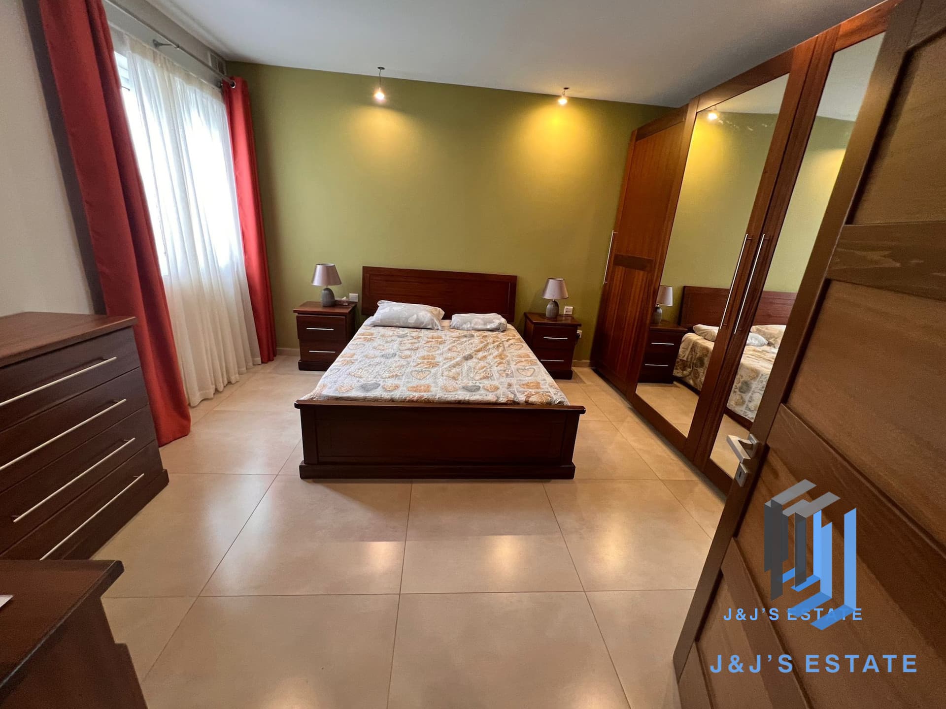 Penthouse in Luqa – Perfect for Airport Professionals · 3