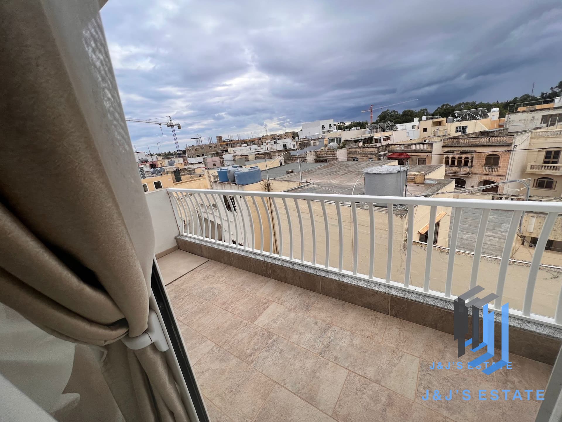 Penthouse in Luqa – Perfect for Airport Professionals · 6