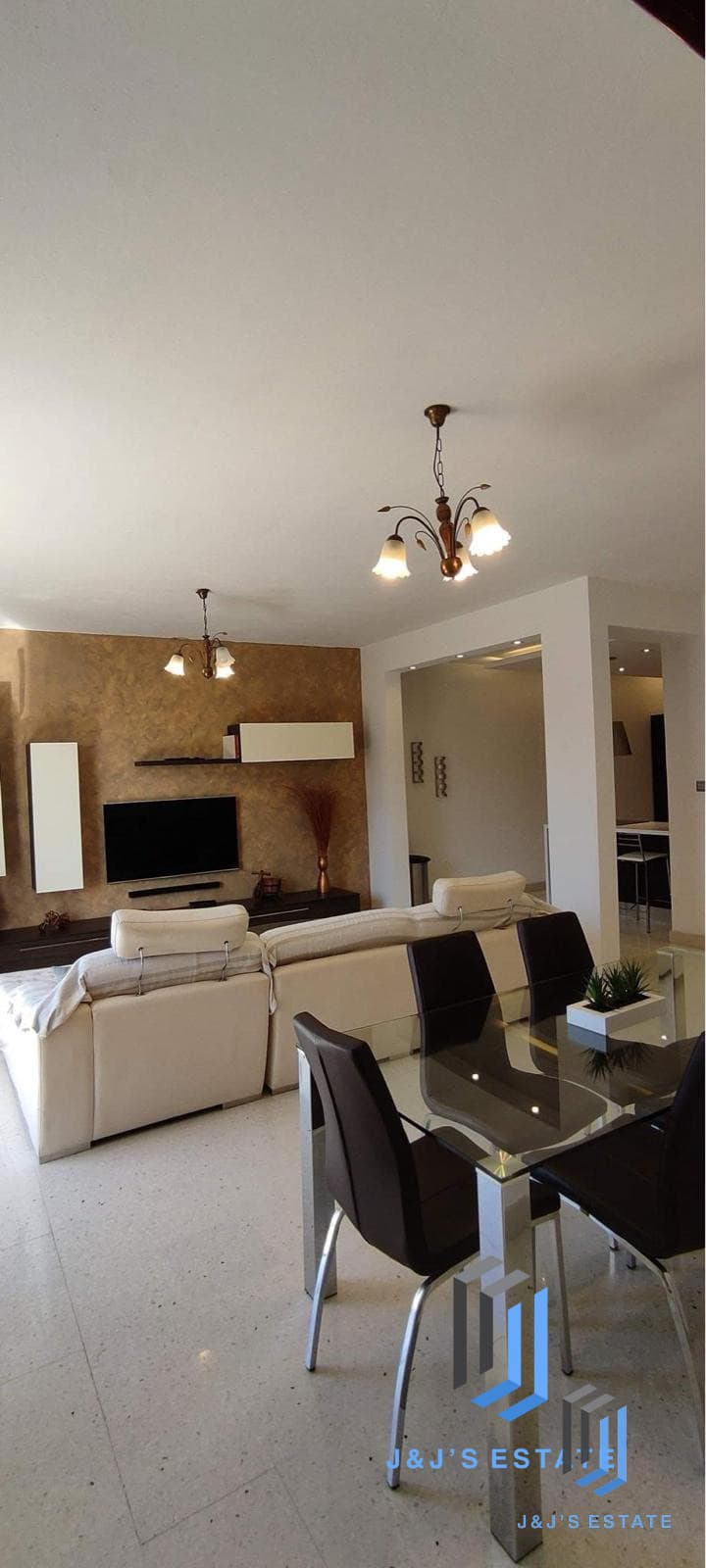 Three-bedroom apartment with open-plan living in Swatar · 5