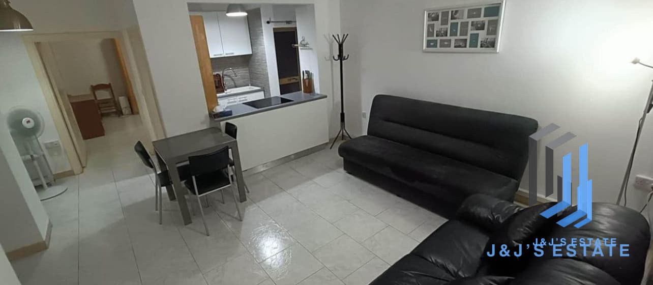 Charming 1-Bedroom Maisonette in Sliema · 2