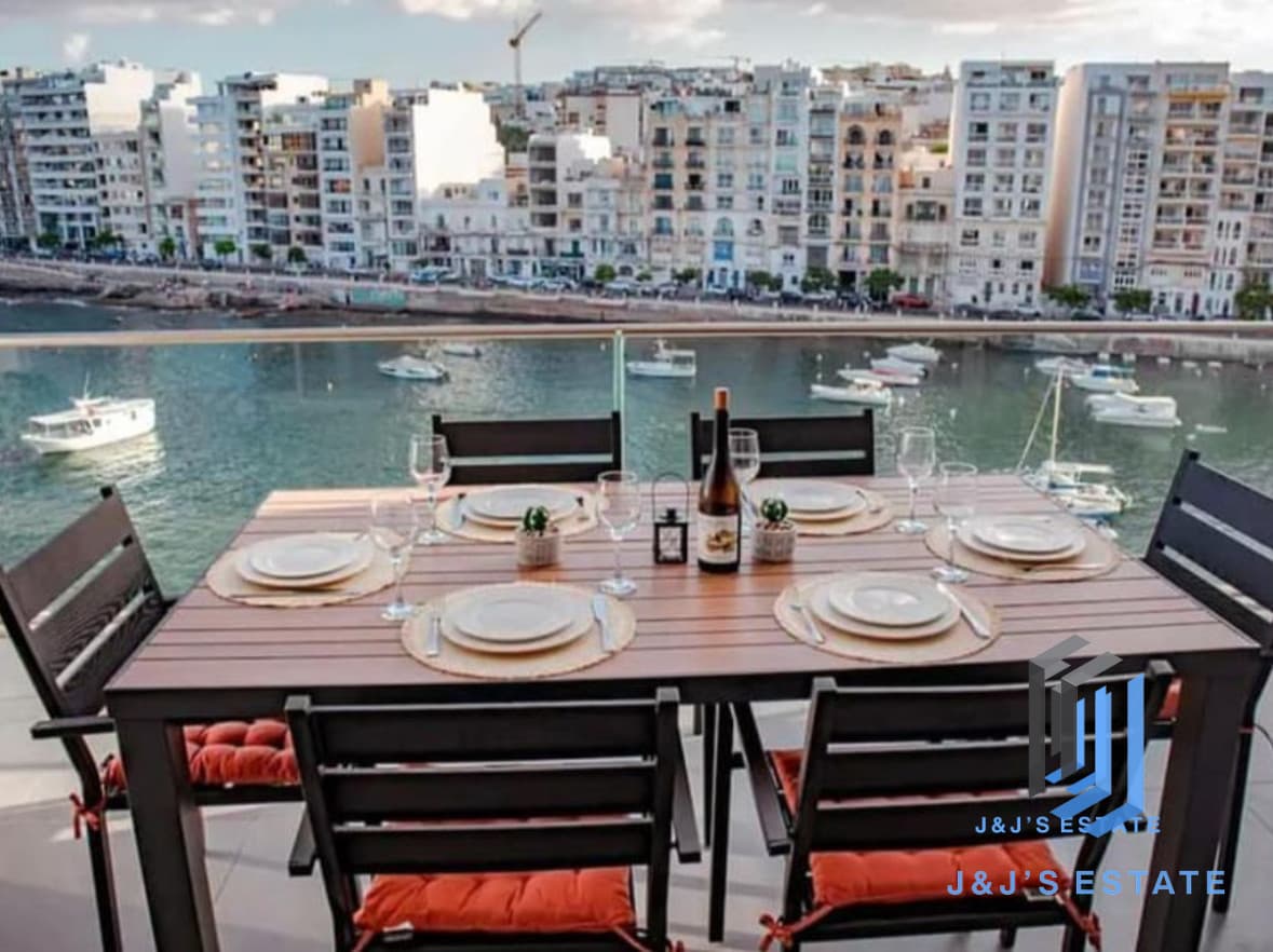 Modern 2-Bedroom Apartment in St Julian's · 3