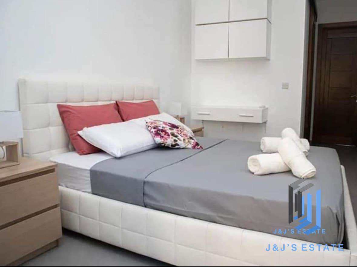 Modern 2-Bedroom Apartment in St Julian's · 5