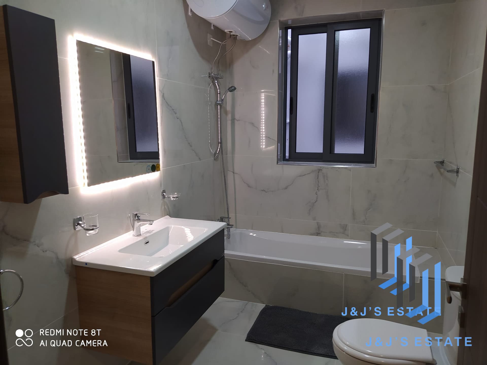 Modern 3-Bedroom Apartment with Sea View in Marsaskala · 2