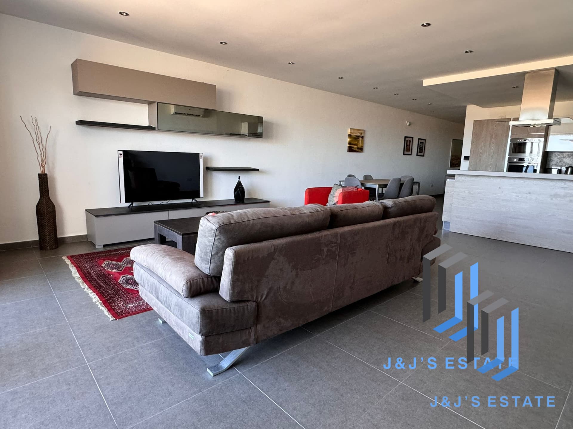 Spacious Modern 2-Bedroom Apartment in Swieqi with Sea View