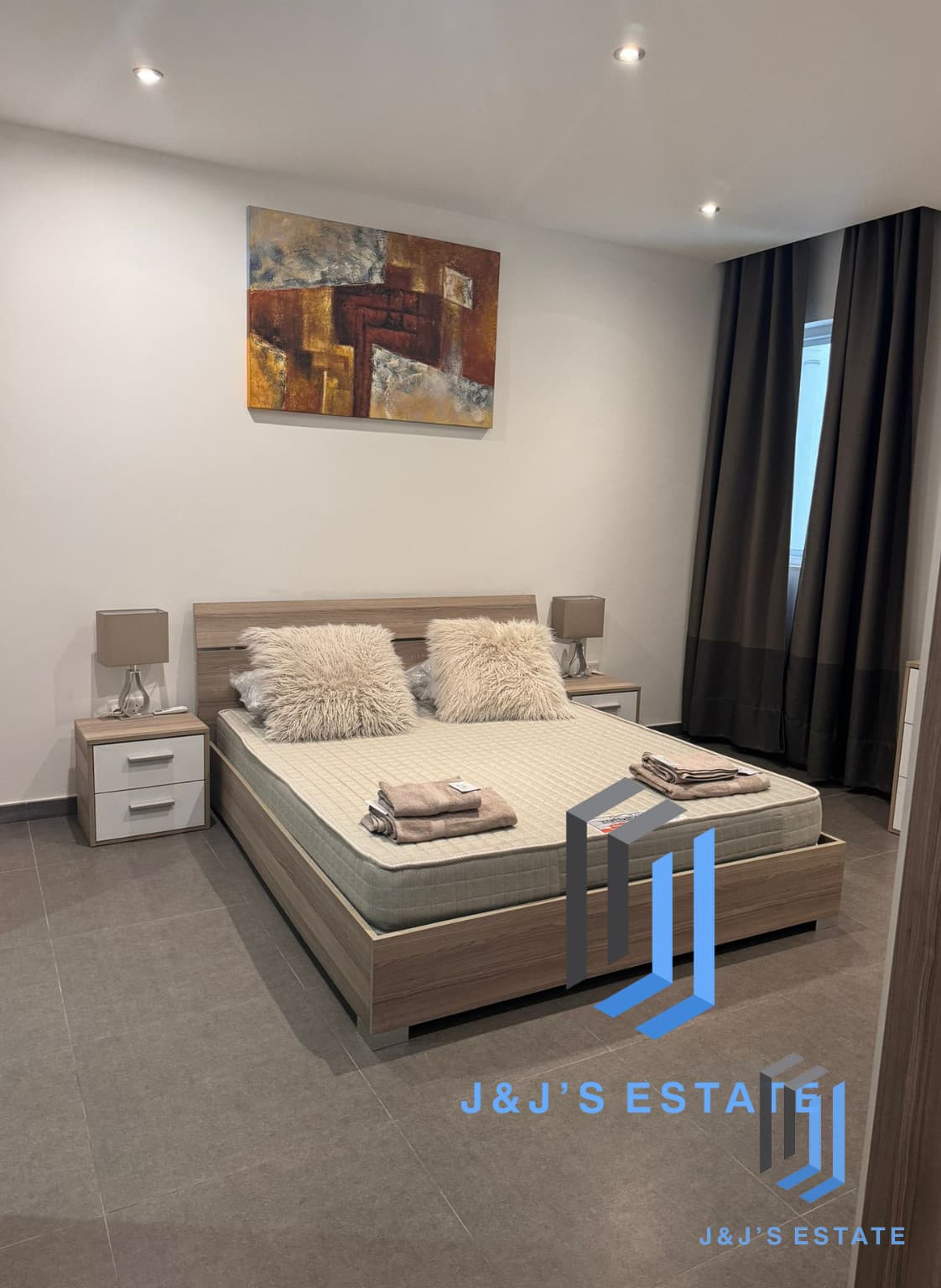 Spacious Modern 2-Bedroom Apartment in Swieqi with Sea View · 3