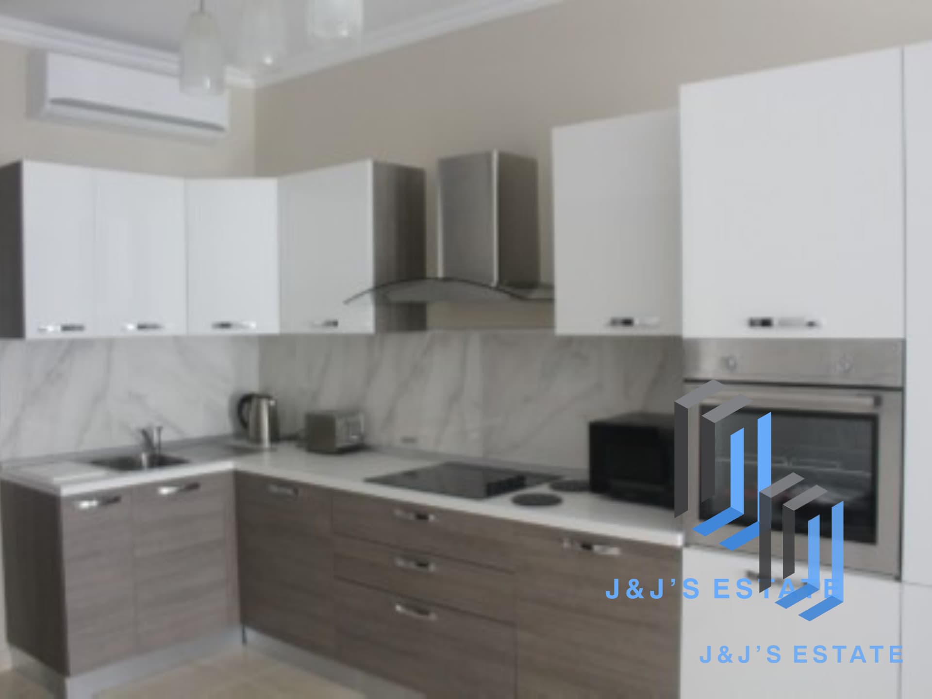 Charming 2-Bedroom Apartment in Prime Location St Julian's · 4