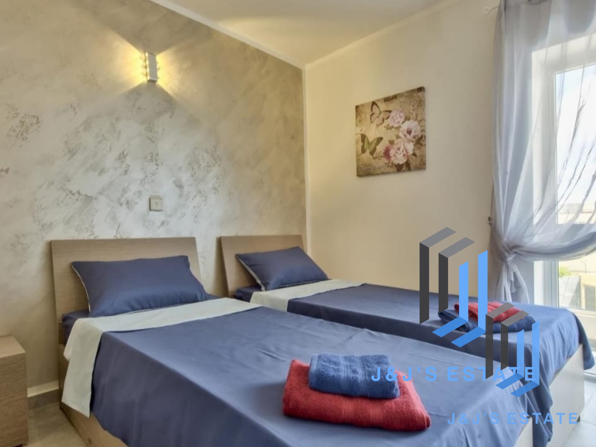 Cozy 2-Bedroom Apartment in Qawra · 3