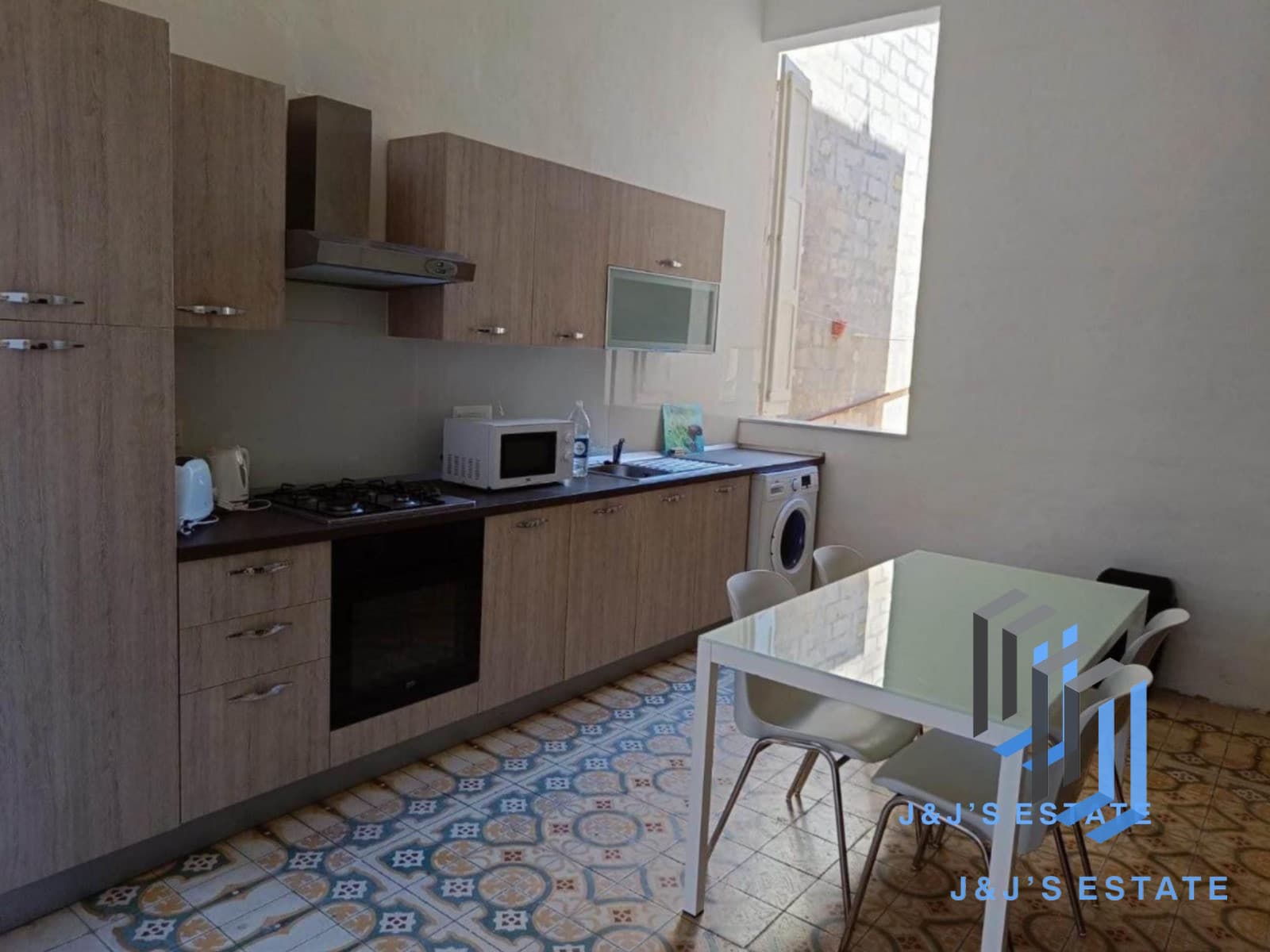 Charming 1-Bedroom Maisonette in Birkirkara · 6