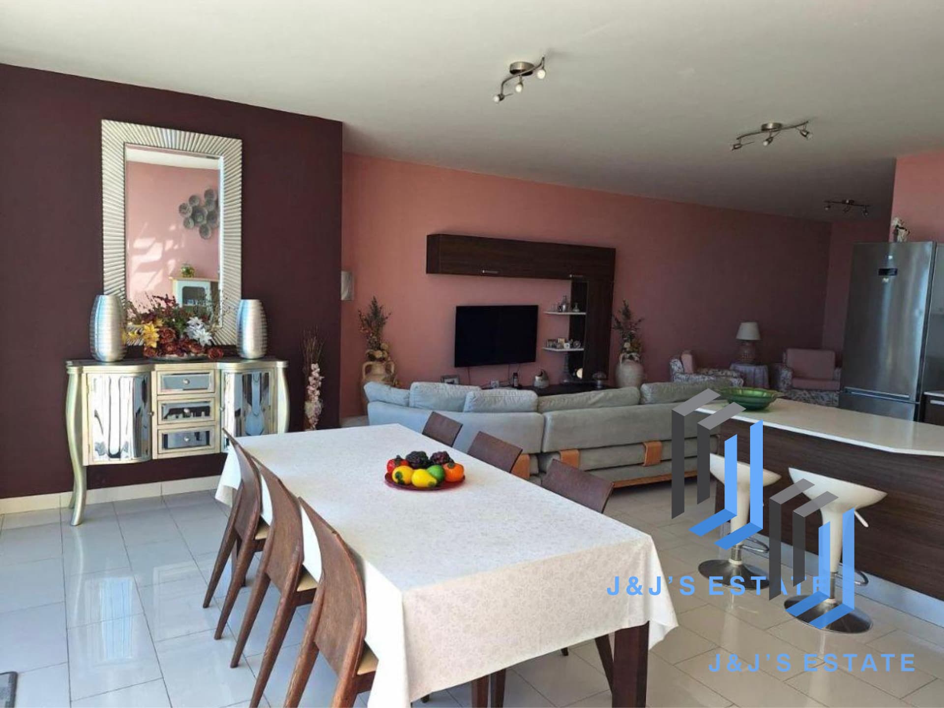 Beautiful Sea View Penthouse in Marsaskala · 2