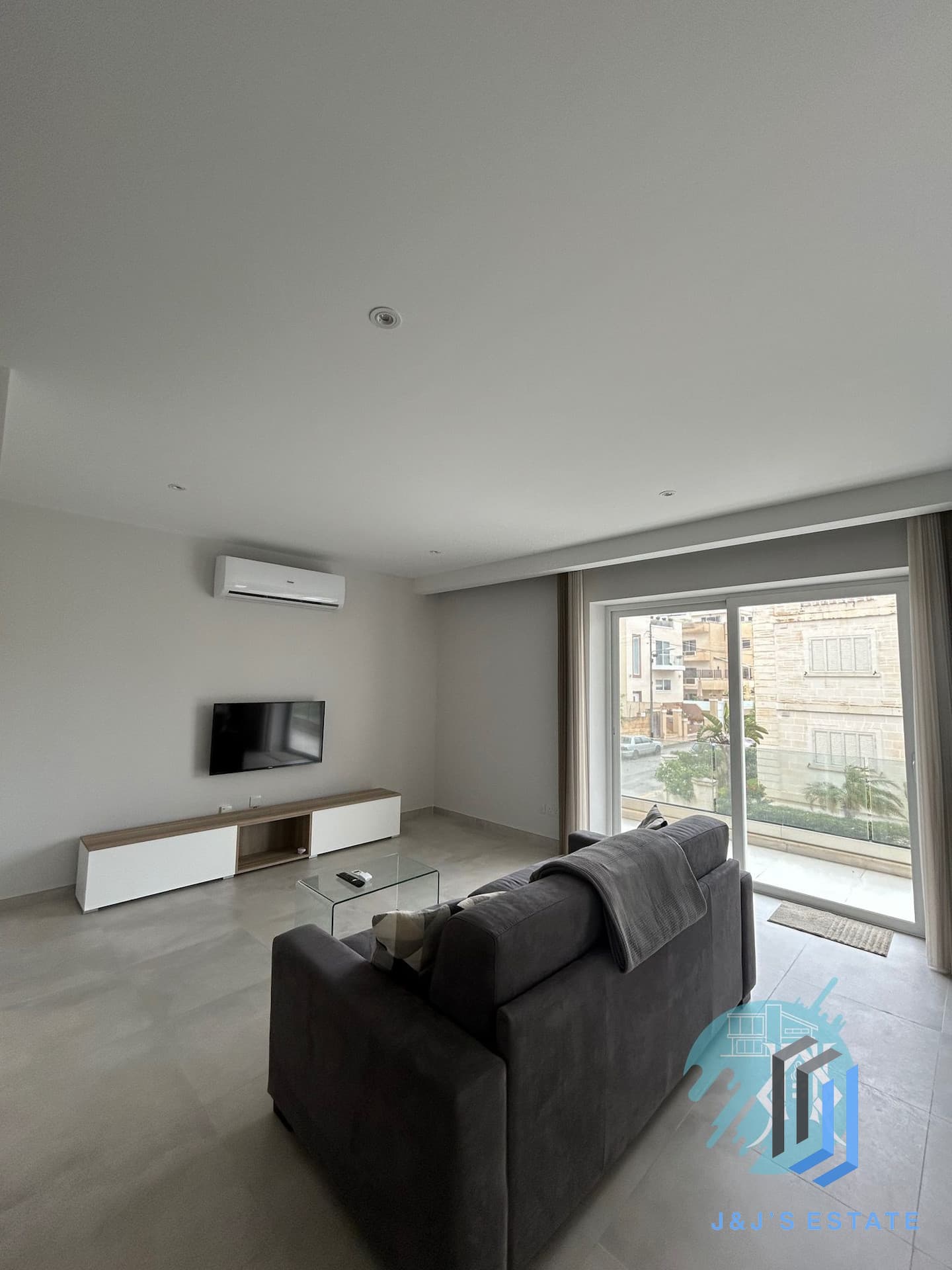 Brand New First Floor Apartment with Office Space in Lija · 3