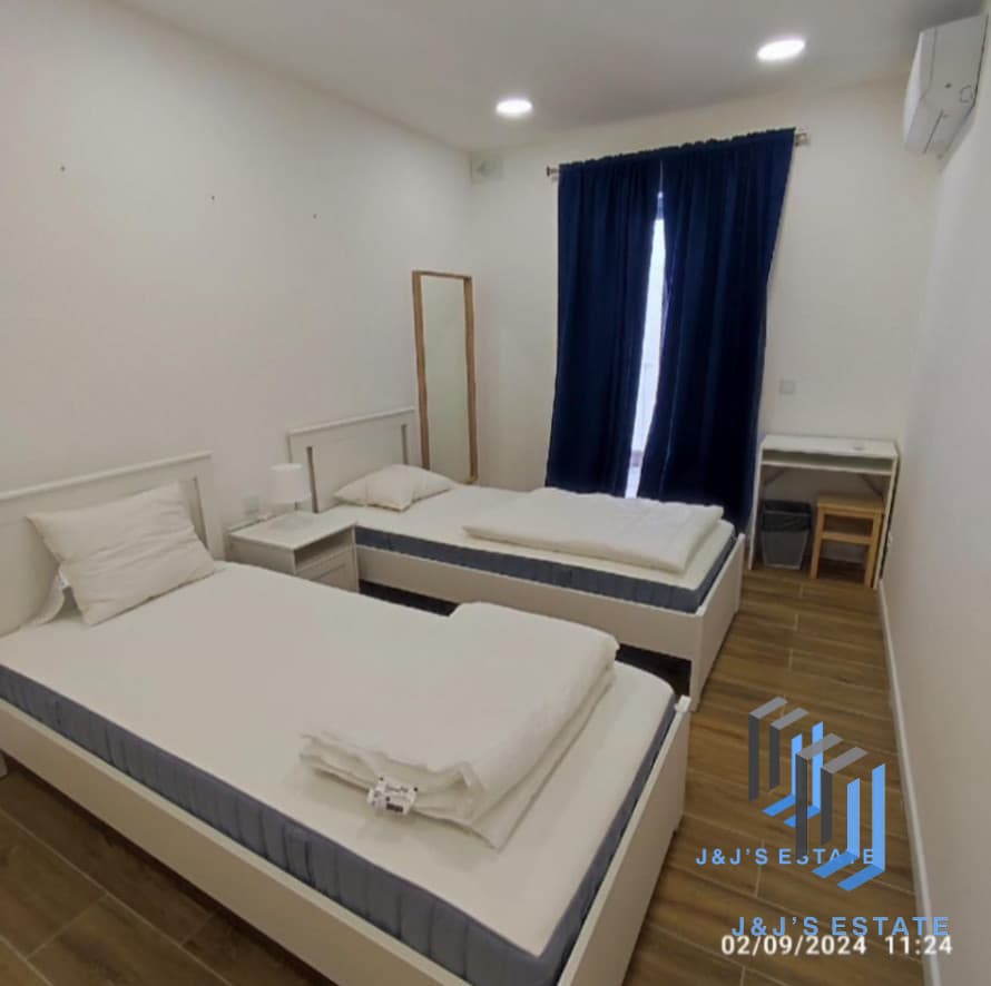 Furnished 3-Bedroom Apartment in Marsaskala · 4