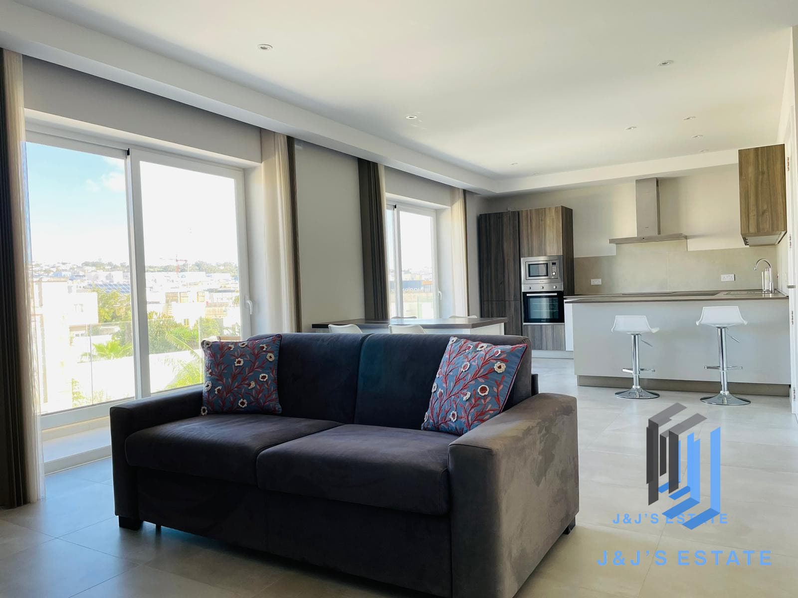 Modern 2-Bedroom Apartment with Office in Lija · 1