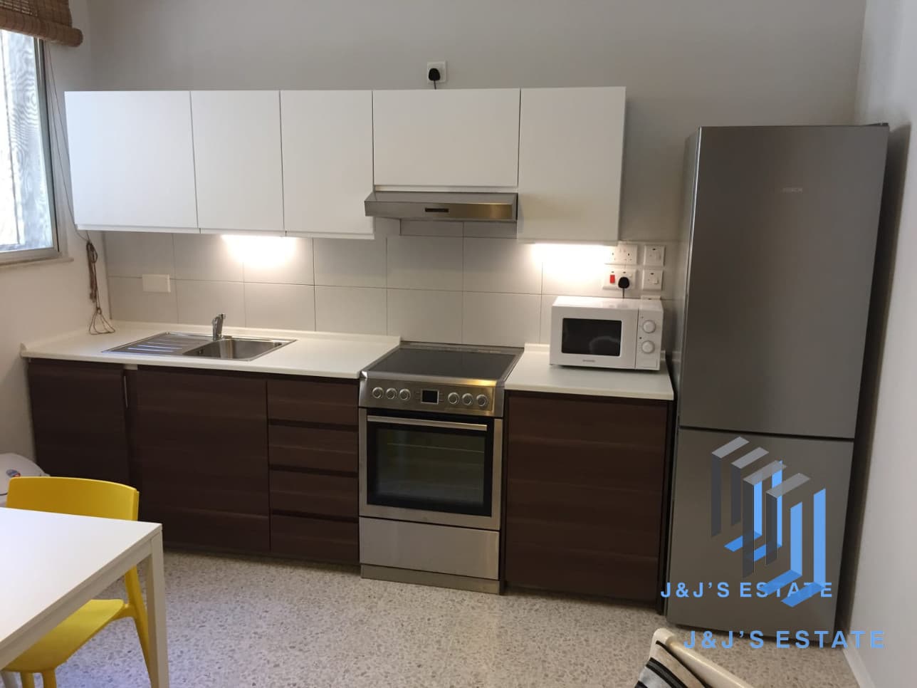 Bright 2-Bedroom Apartment in Gzira · 4