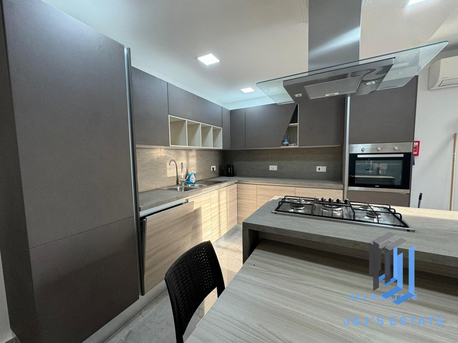 Brand-New 2-Bedroom Penthouse in Msida · 5