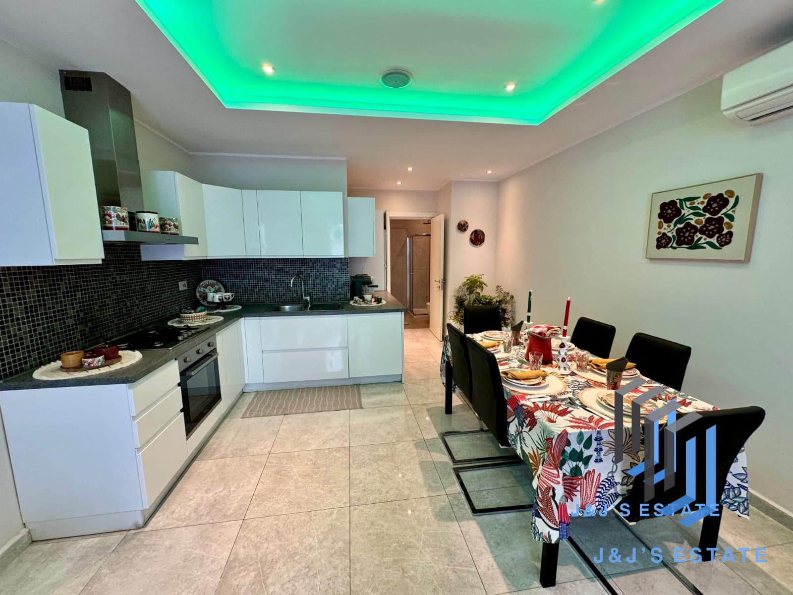 Modern 2-Bedroom Apartment with Pool in Swieqi · 2