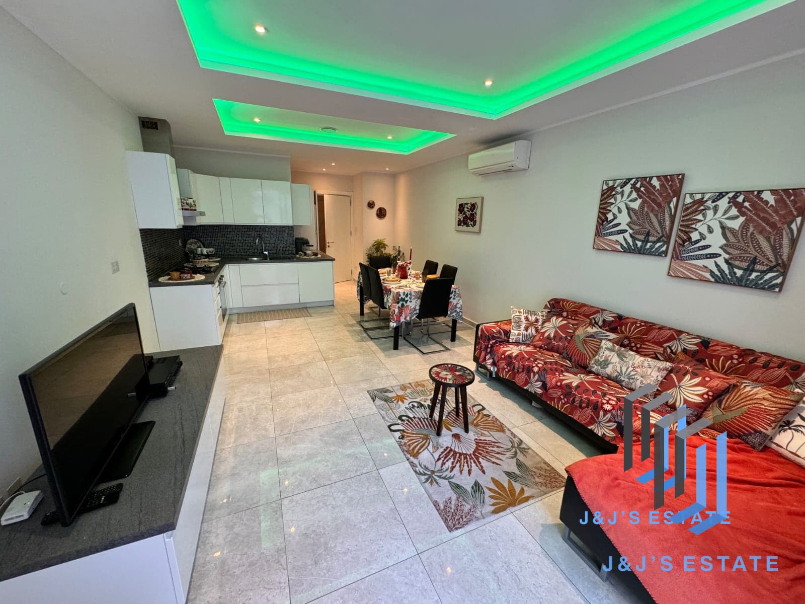 Modern 2-Bedroom Apartment with Pool in Swieqi · 4